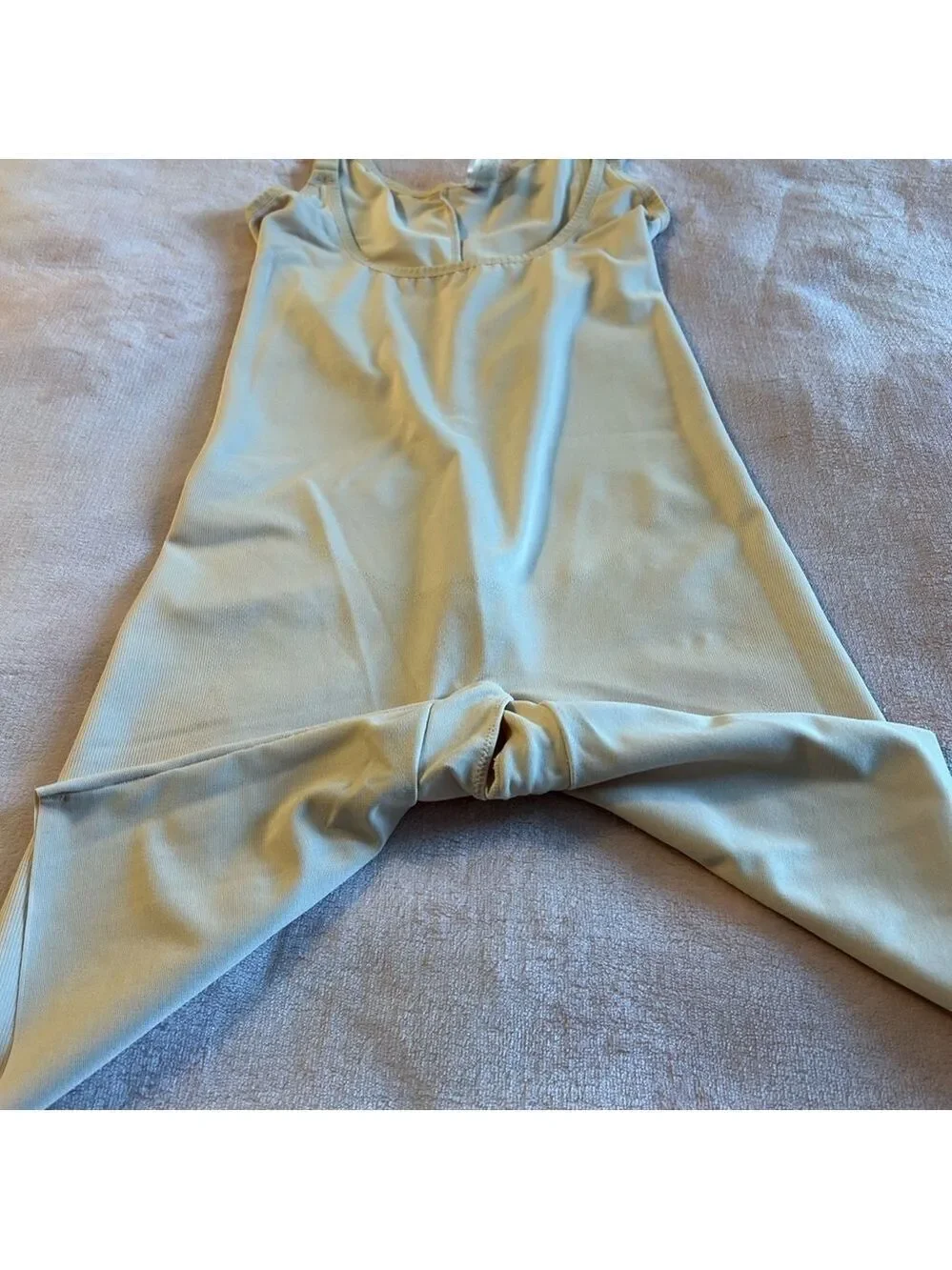 Wacoal cream slimming and smoothing mid thigh bodysuit adjustable straps size 6